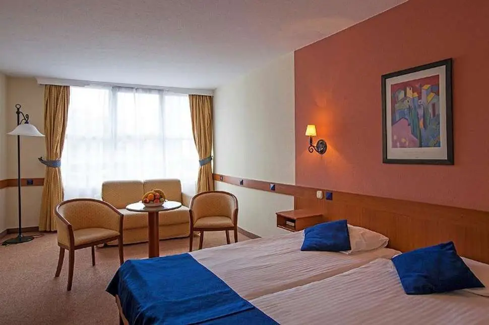 Hotel-mediterran-boedapest-hongarije-1