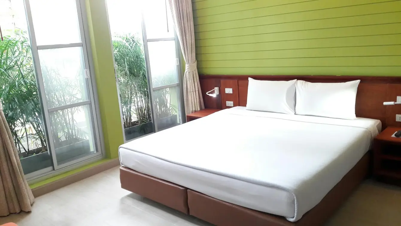 Long-Beach-Hotel-Cha-Am-Thailand2