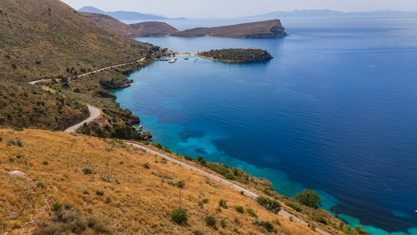 SH8 kustweg Albanie