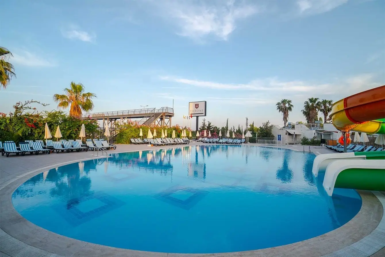 Throne-Beach-Resort-Spa-VD