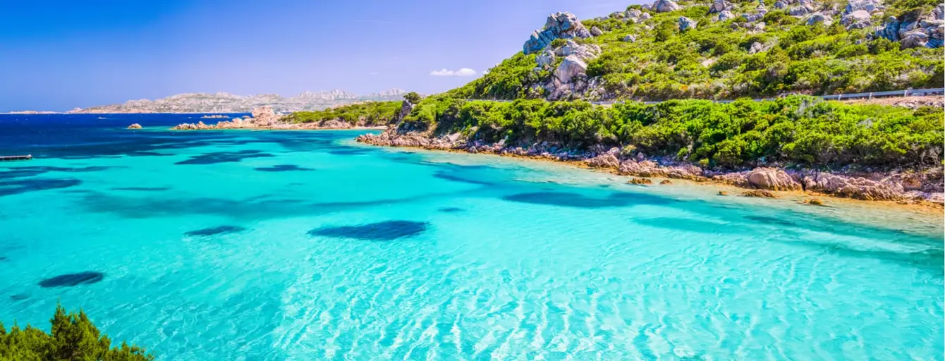 Sardinie-Italie-Header-Shutterstock1