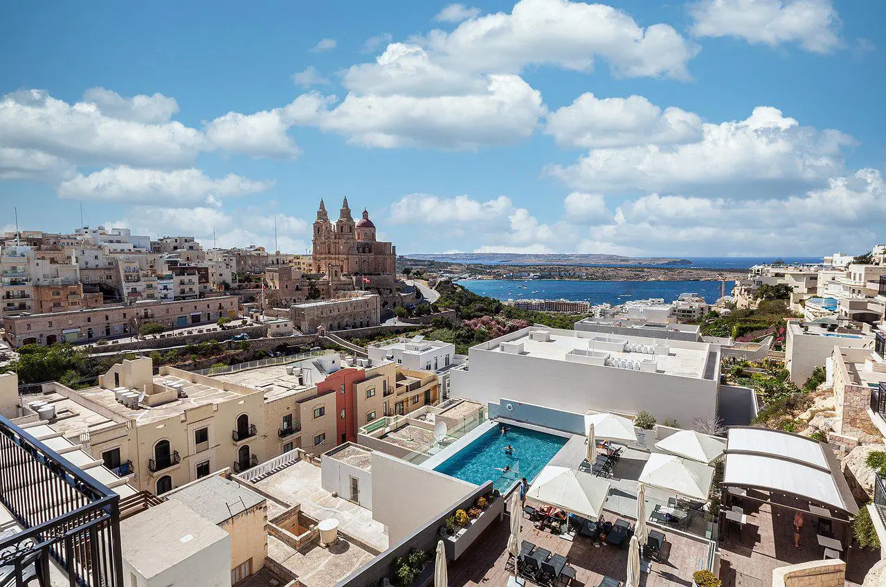 Pergola-en-Spa-Malta1