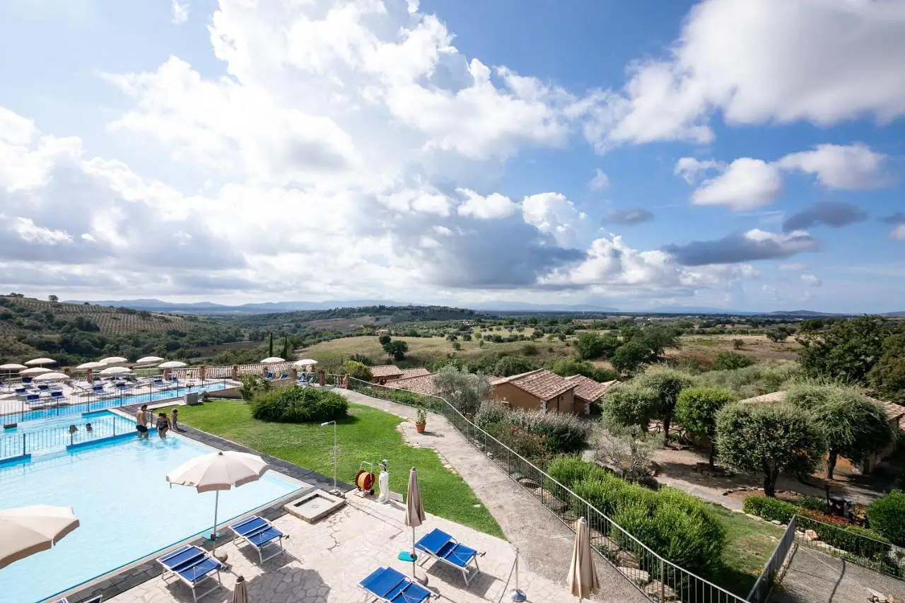 Smy-Borgo-Magliano-Toscane1