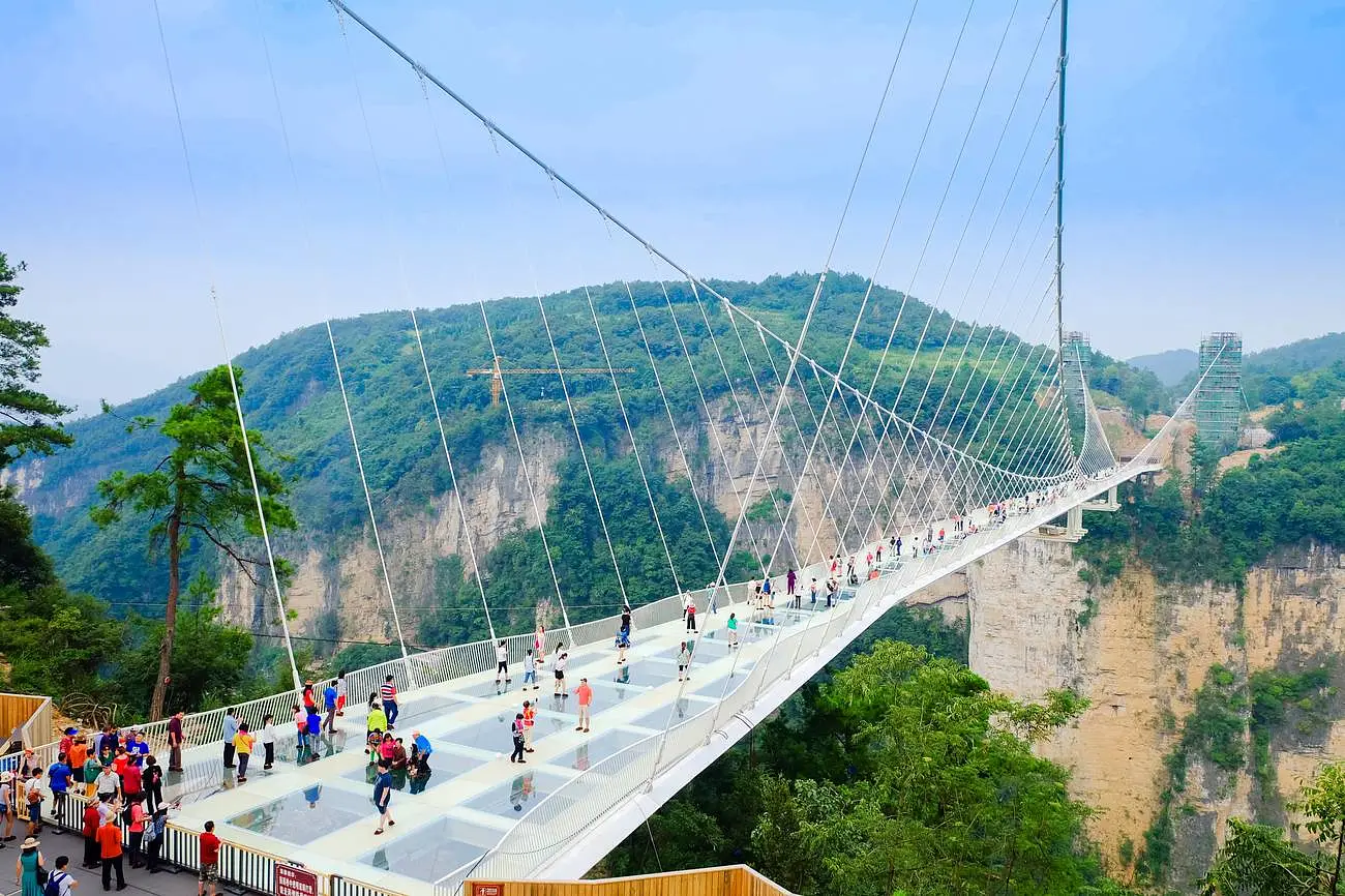 Glazen hangbrug Zhangjiajie Grand Canyon