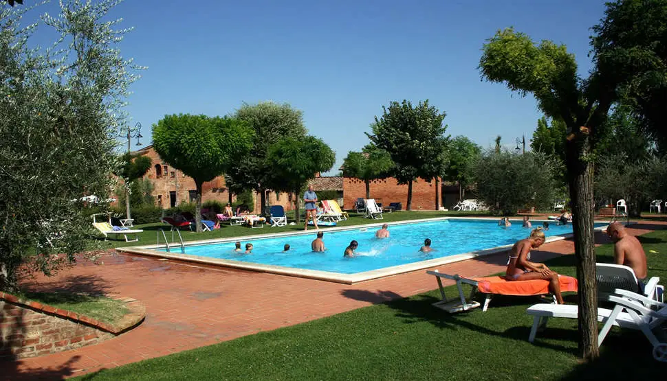 Borgo-delle-more-toscane-italie-1