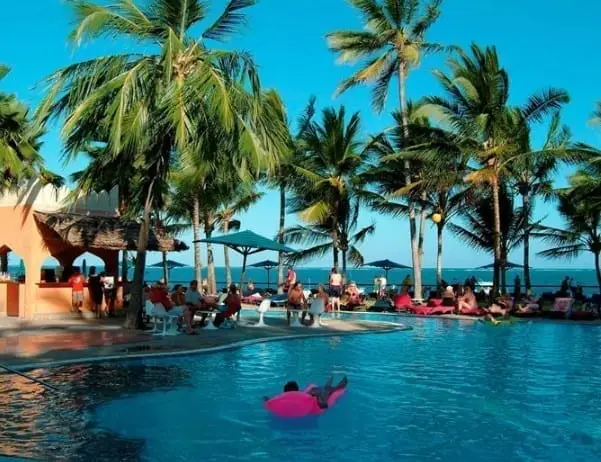 Zwembad-bamburi-beach