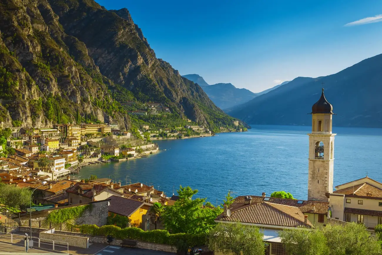 Gardameer-Italie-Shutterstock4