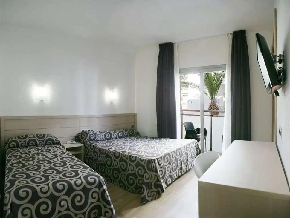 Hotel-tossa-beach-costa-brava-spanje-2