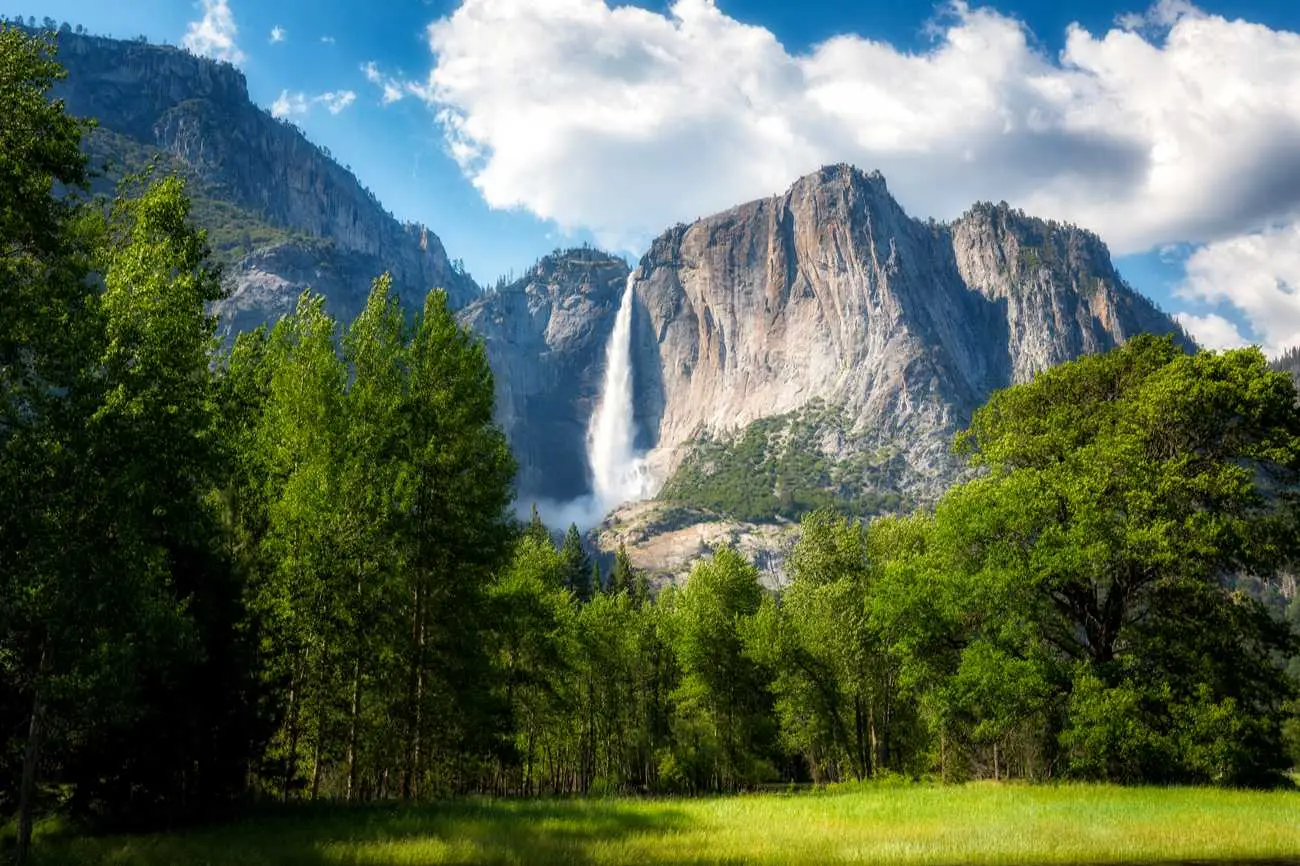 YOSEMITE FALLS CALIFORNIA USA shutterstock watervallen