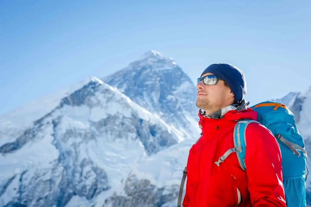 Basiskamp van Mount Everest met gebergte op achtergrond